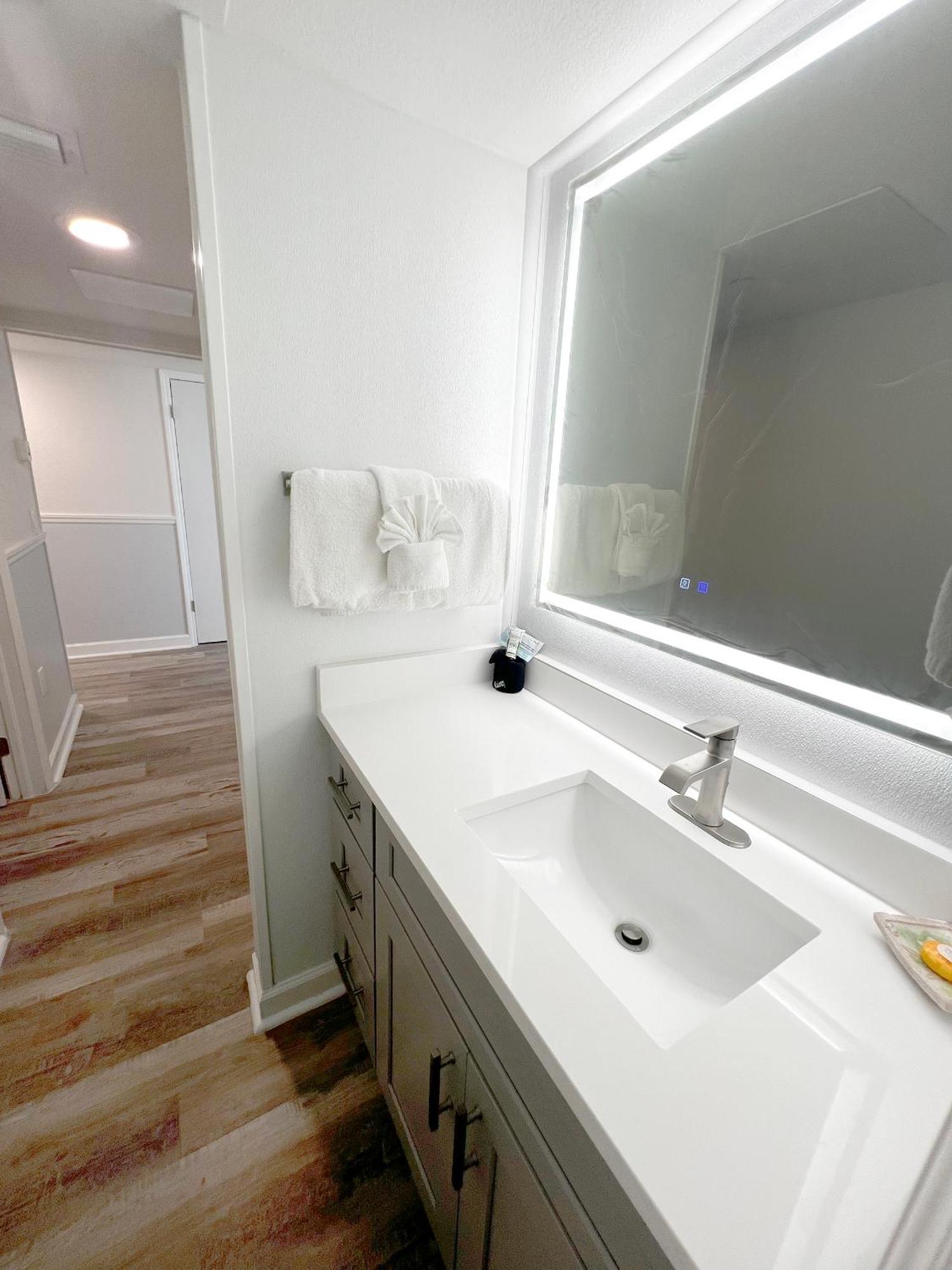 Beachfront King Bed Suite Balcony